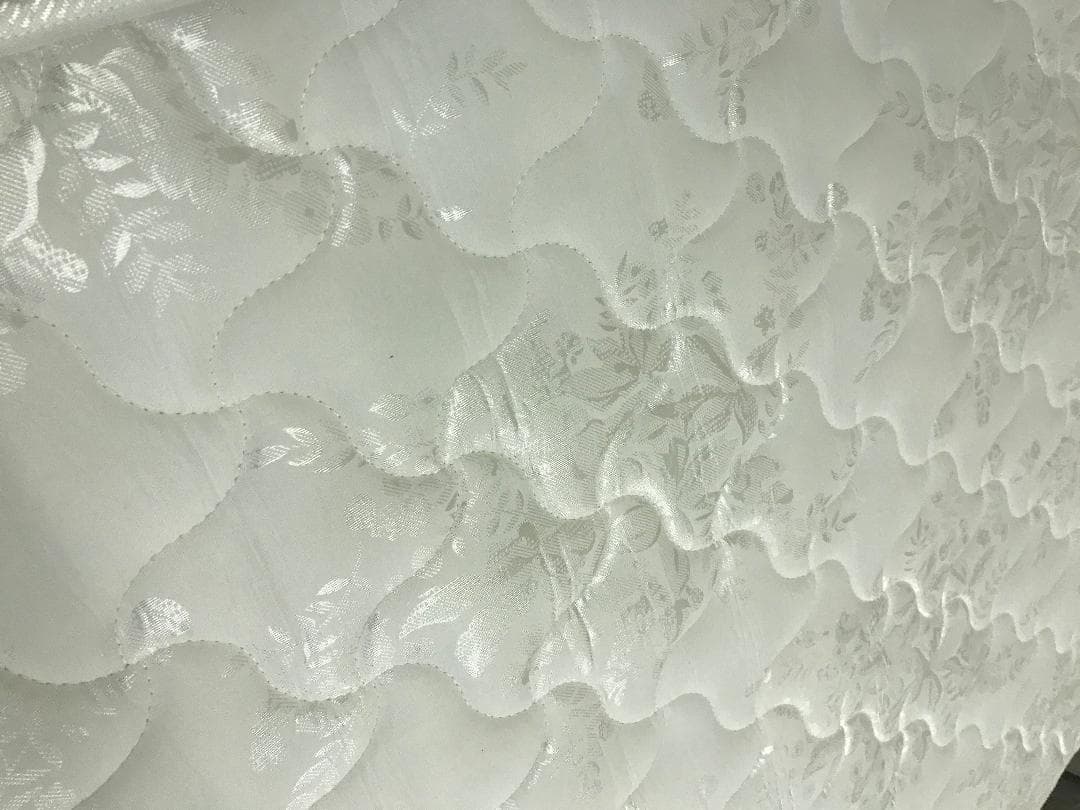 コイルマットレスとベッドフレームのセット