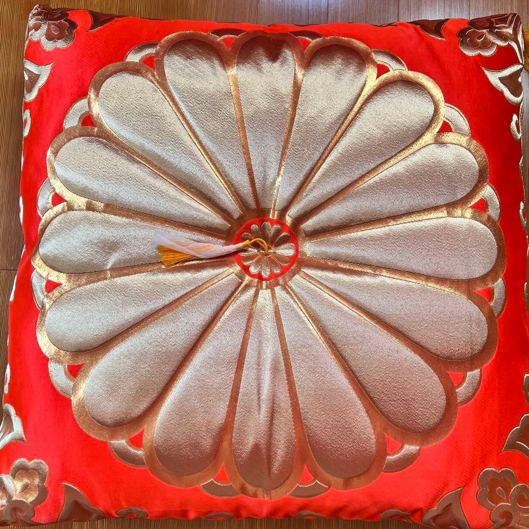 仏前・御前座布団　一釜大菊(朱)