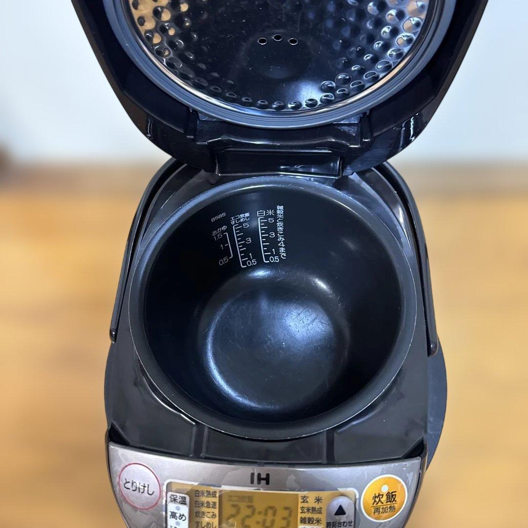 象印　IH炊飯ジャ—　5合炊き　NP-V10A2 2019
