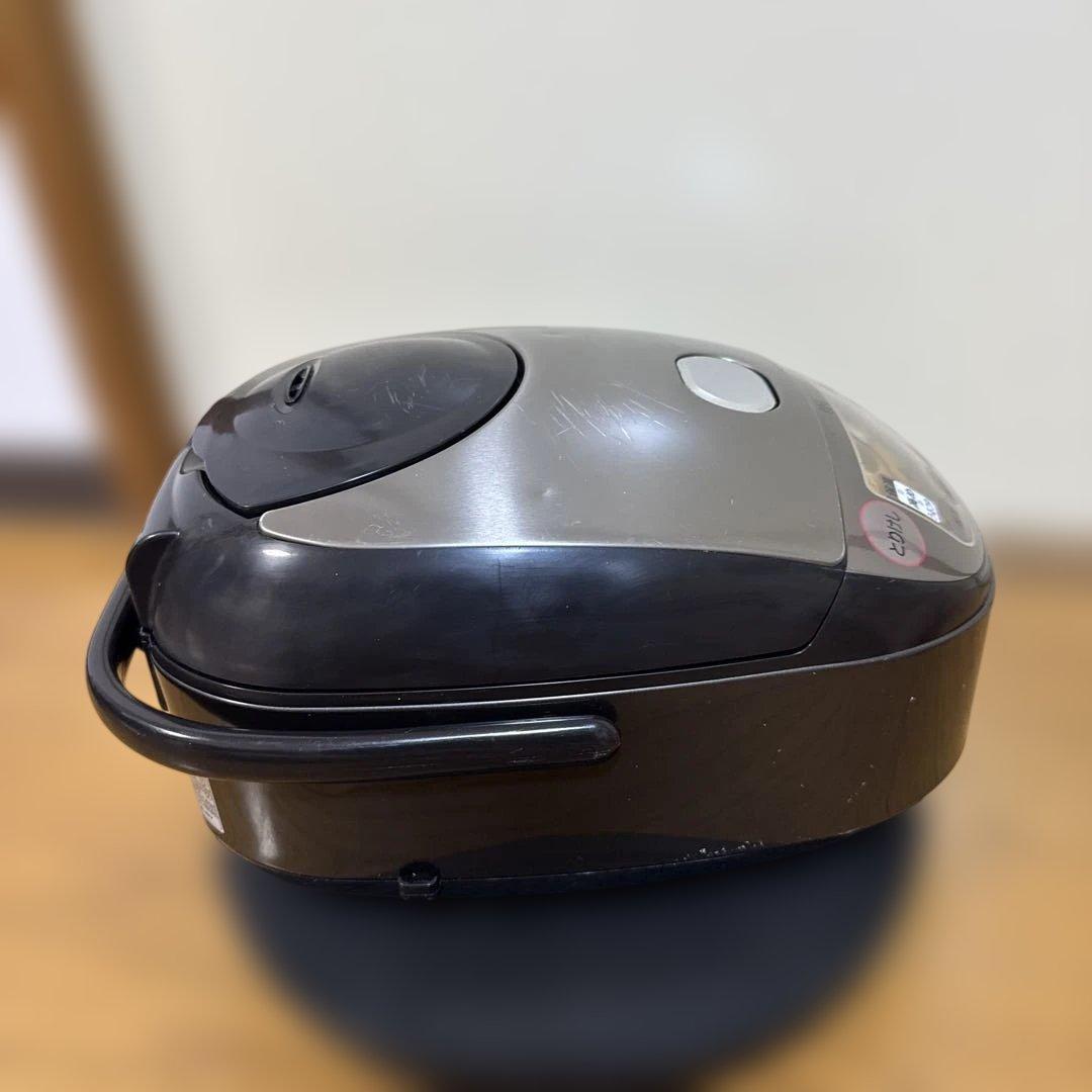 象印　IH炊飯ジャ—　5合炊き　NP-V10A2 2019