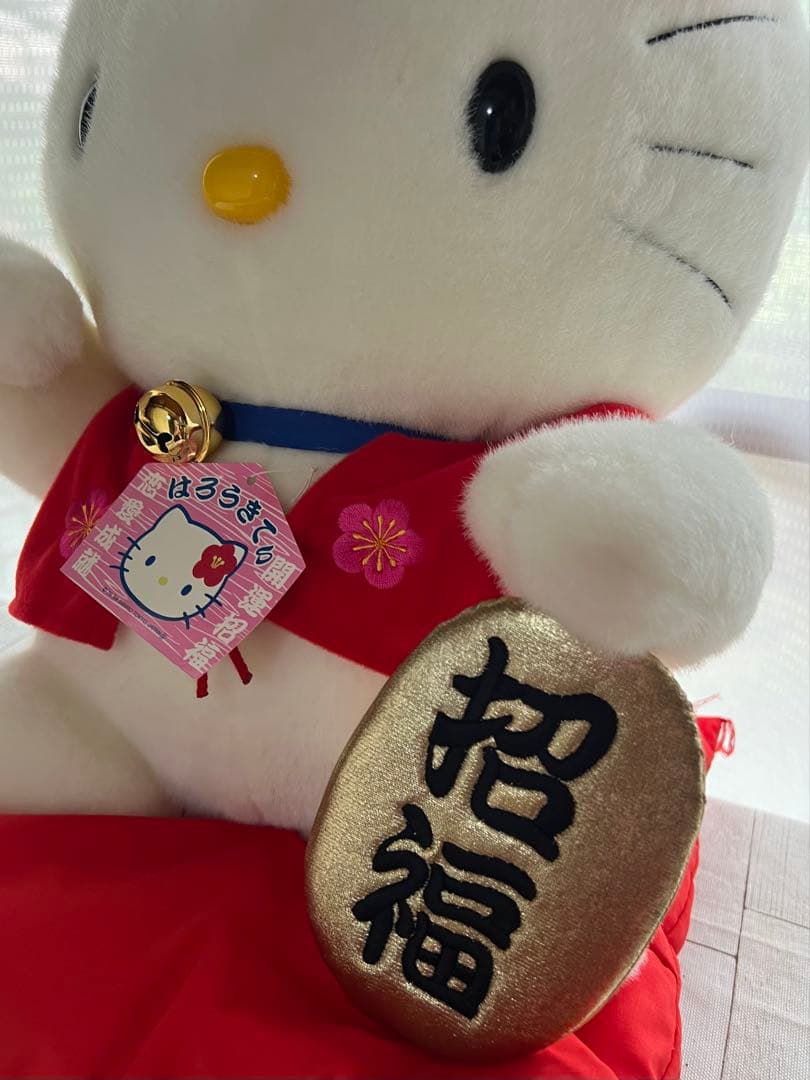 ハローキティ　特大　招き猫　ぬいぐるみ