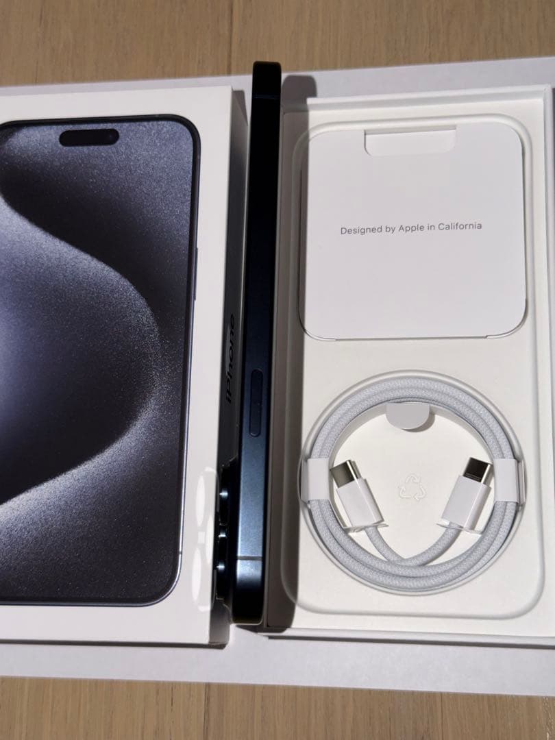 【美品/おまけ付】iPhone 15 Pro Max ブルーチタニウム