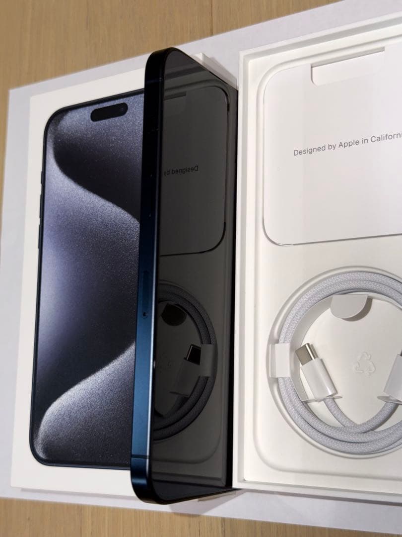 【美品/おまけ付】iPhone 15 Pro Max ブルーチタニウム