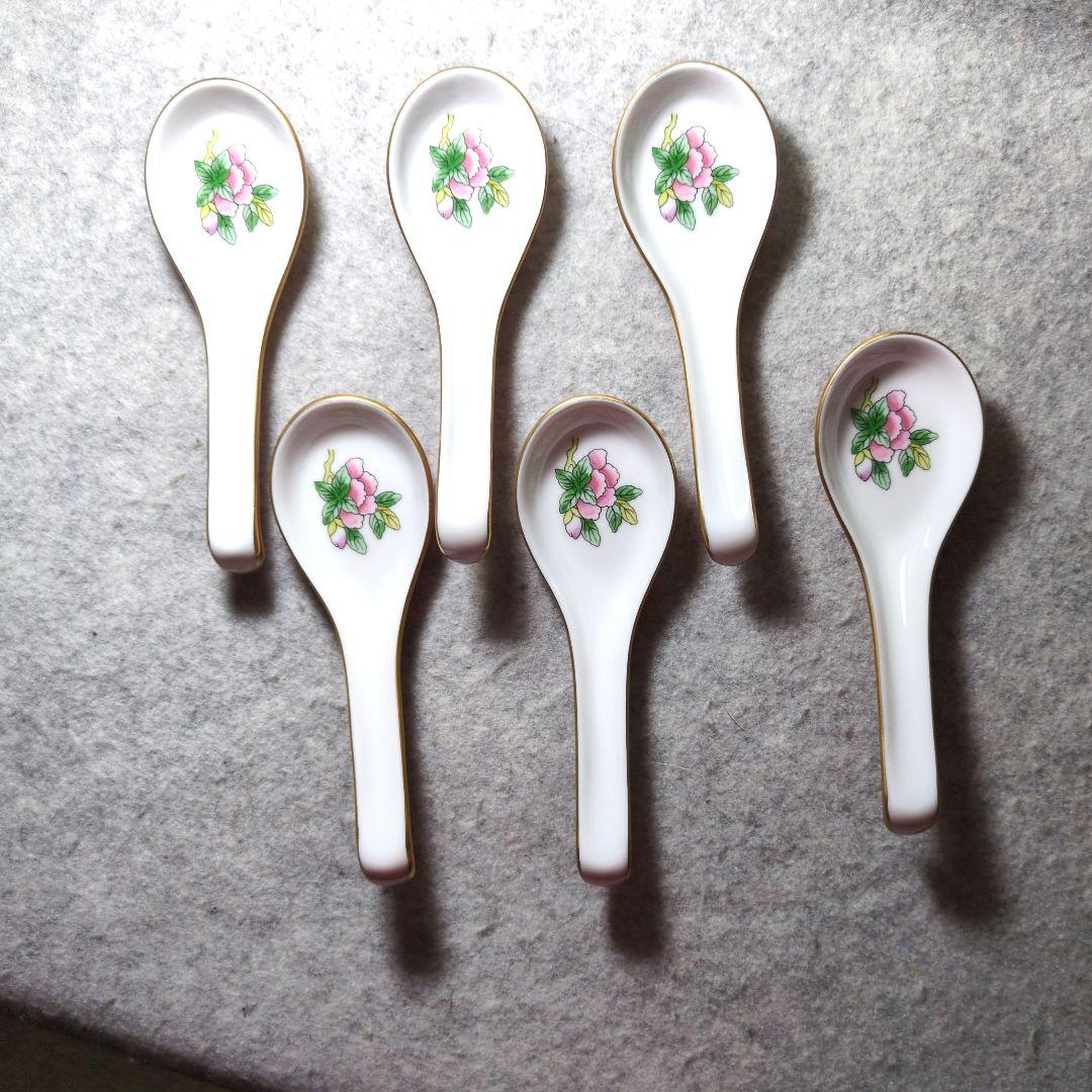 綺麗な花柄　中華　食器　6人用のセット　新品・未使用　綺麗な絵柄す