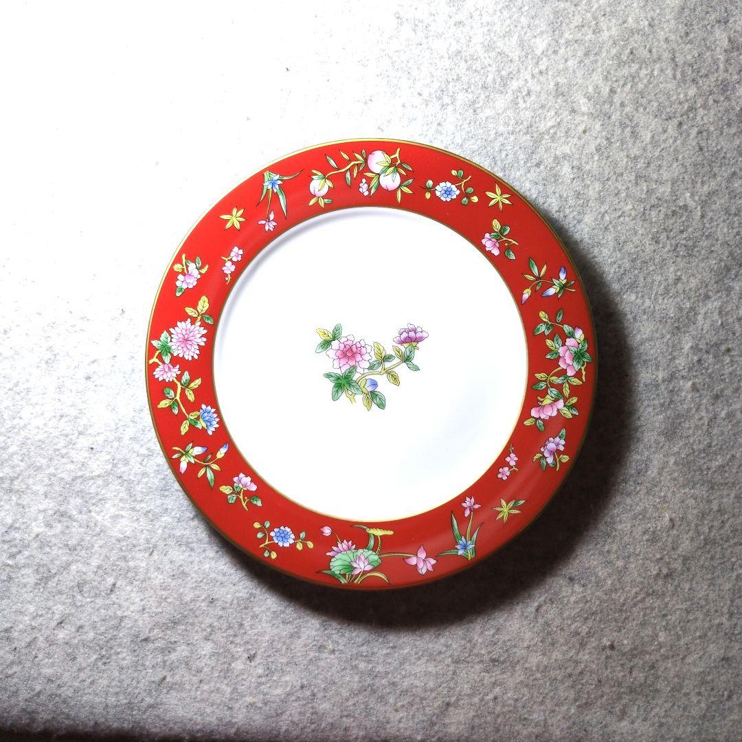 綺麗な花柄　中華　食器　6人用のセット　新品・未使用　綺麗な絵柄す