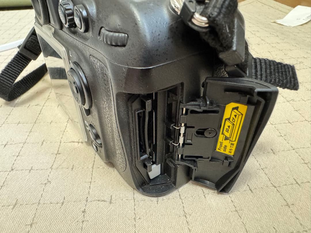 最終値下げ3万5千円引きNikon D800ショット数少ない10,317枚！FX