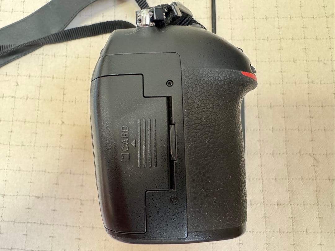 最終値下げ3万5千円引きNikon D800ショット数少ない10,317枚！FX