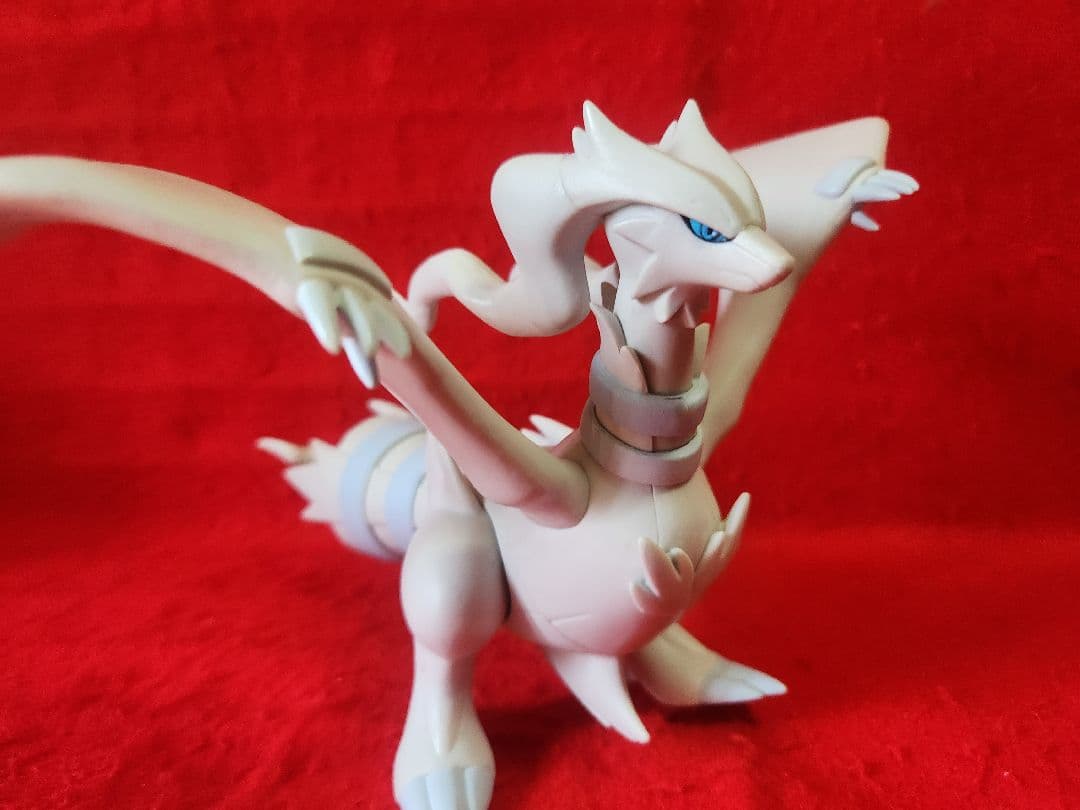 ポケットモンスター　ソフビフィギュア ゼクロム　レシラム　ポケモン