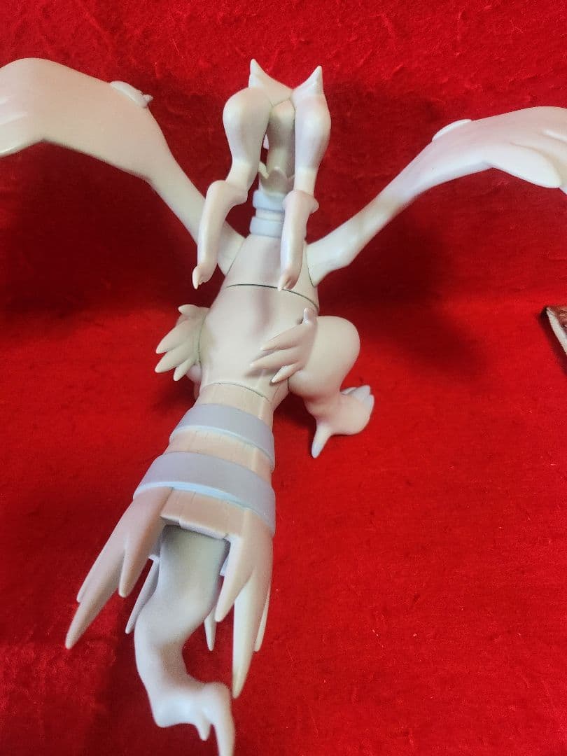 ポケットモンスター　ソフビフィギュア ゼクロム　レシラム　ポケモン