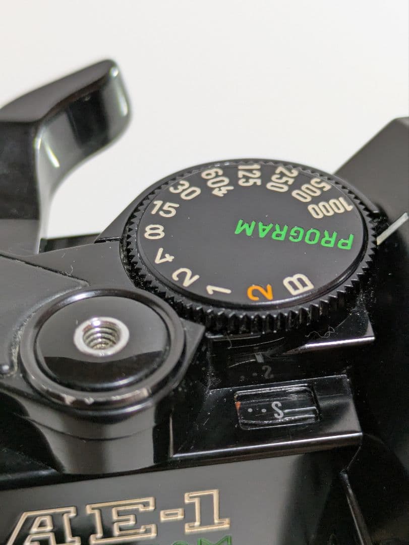 Canon　AE-1 プログラム　一眼レフカメラ　広角レンズ付き　フィルター付