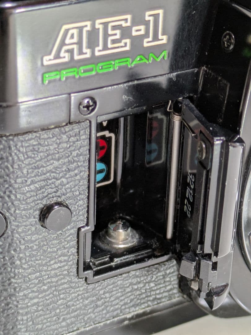 Canon　AE-1 プログラム　一眼レフカメラ　広角レンズ付き　フィルター付