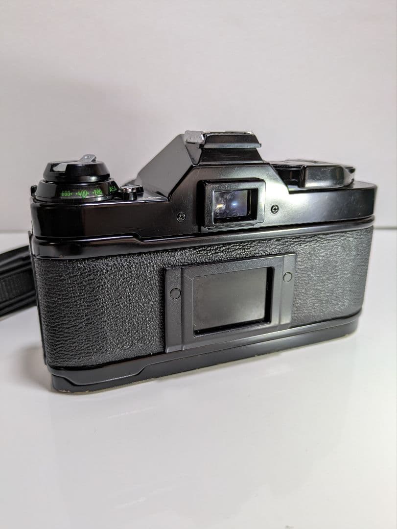 Canon　AE-1 プログラム　一眼レフカメラ　広角レンズ付き　フィルター付