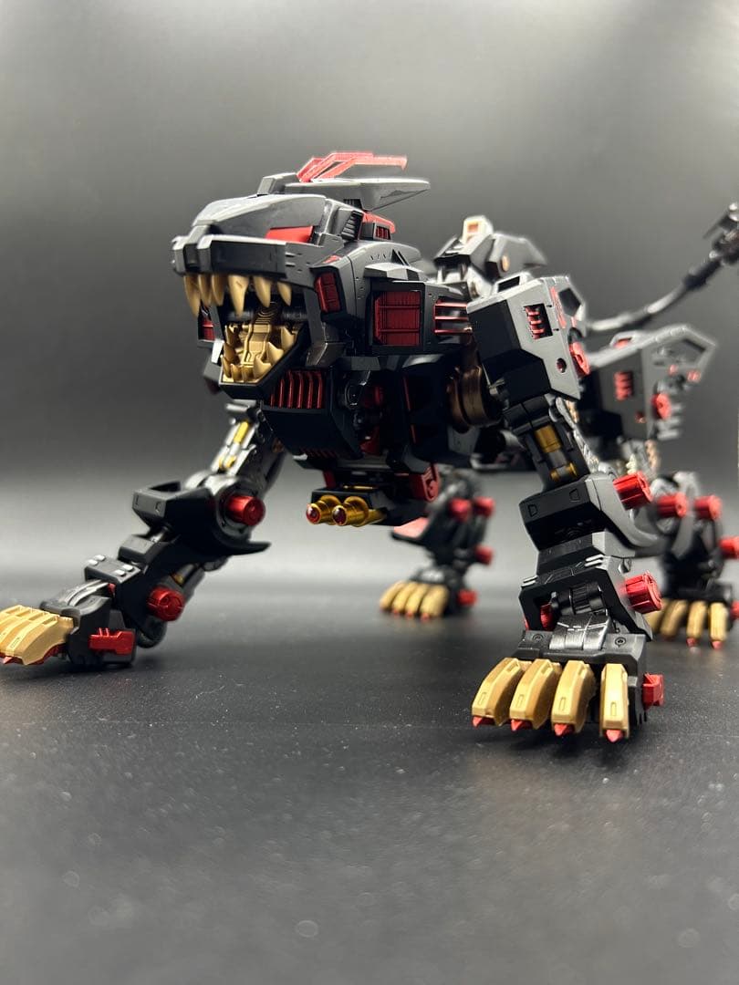 ゾイド　コトブキヤ　HMM ライガーゼロ　レギウス(王)仕様