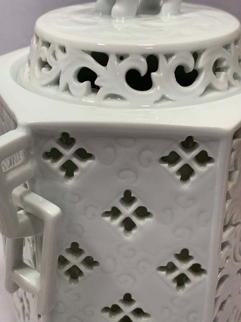 有田焼 白磁六角香炉 杉原一壺 作　【中古】