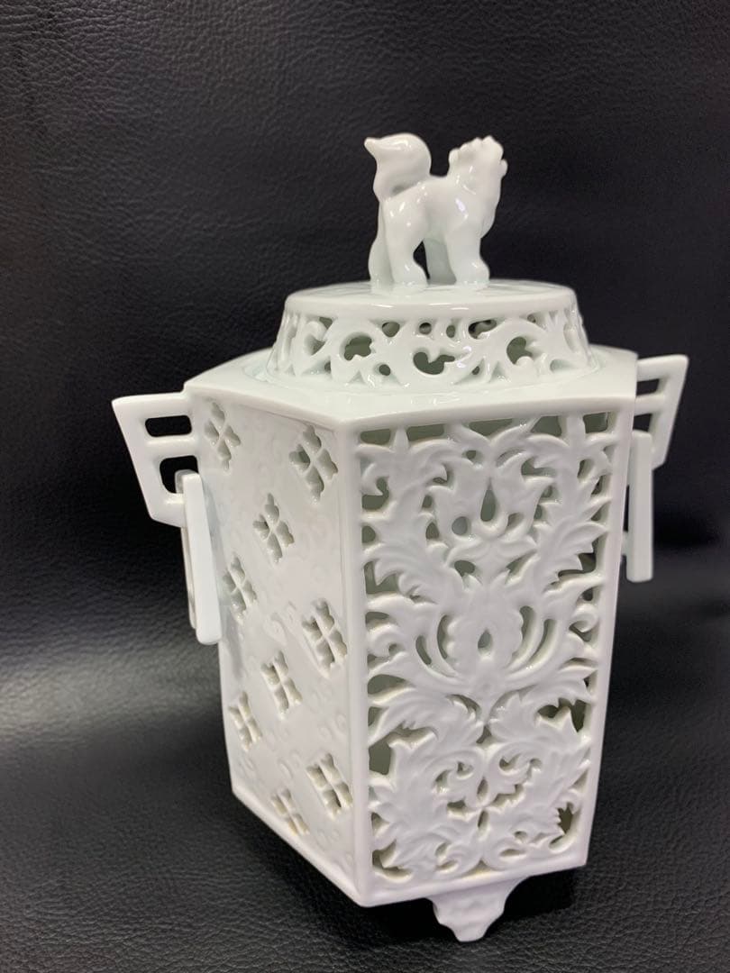 有田焼 白磁六角香炉 杉原一壺 作　【中古】