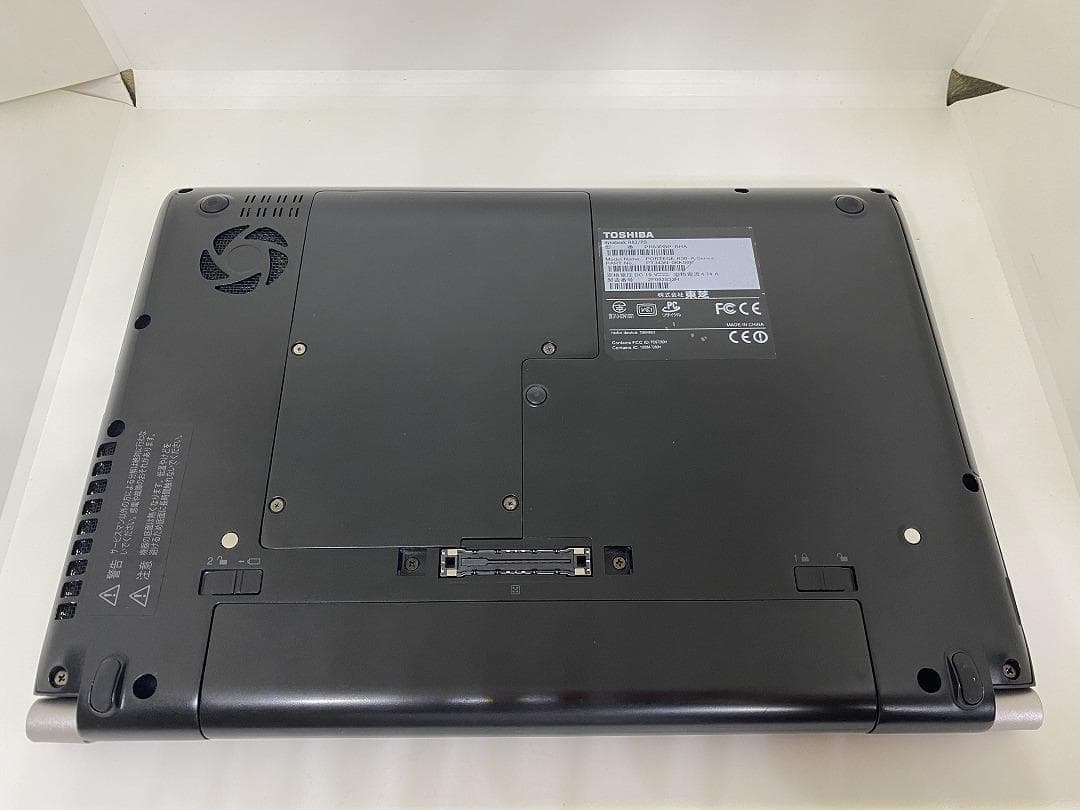 【東芝】i7/新品SSD256GB/8GB/13.3型 ノートパソコン