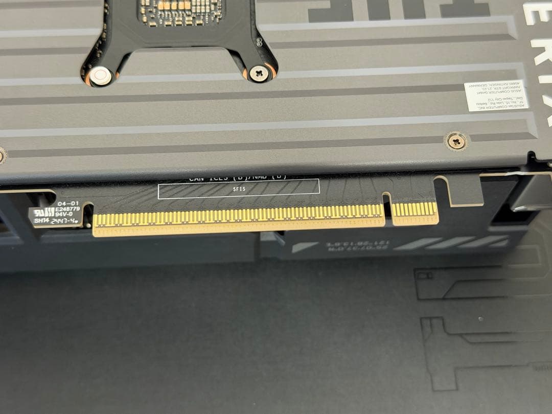 グラフィックボード・グラボ・ビデオカード ASUS TUF GeForce RTX 5080 16GB GDDR7 OC