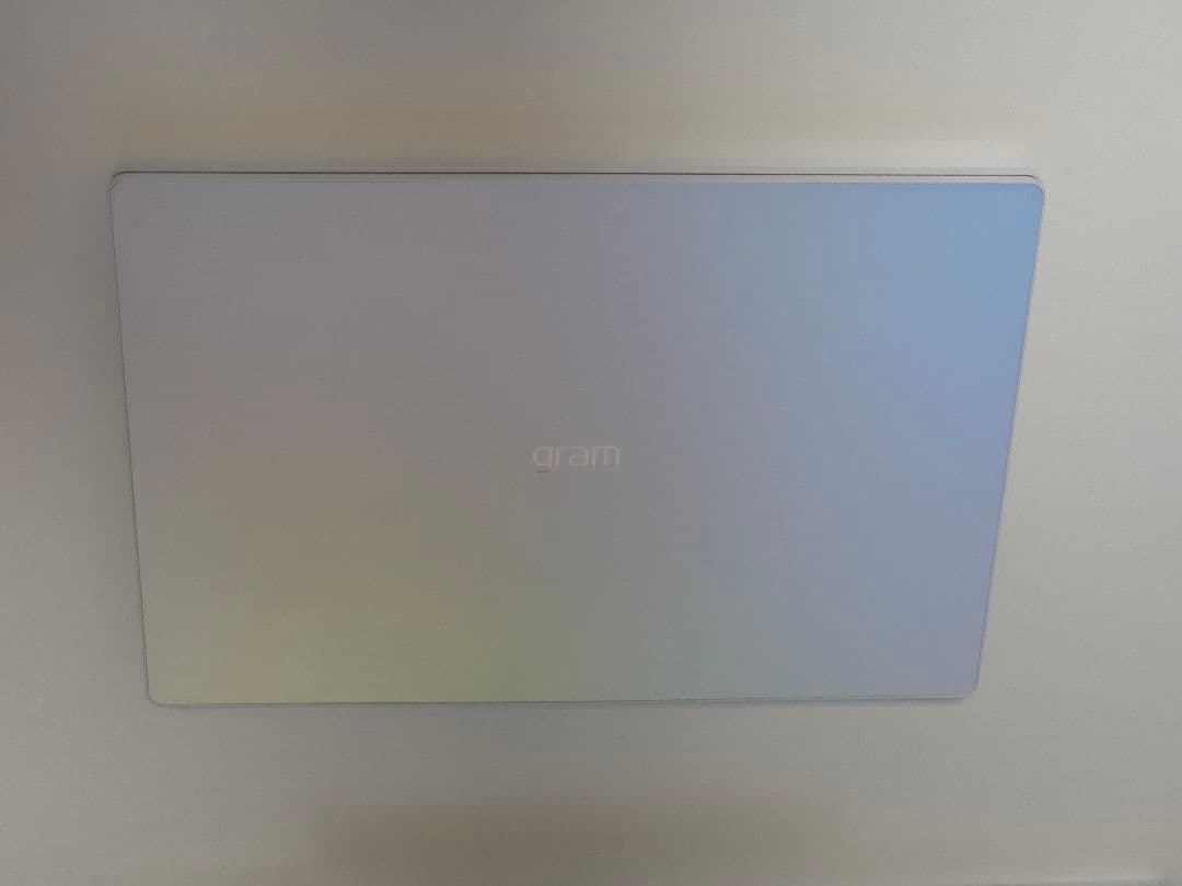 LG gram14型 有機EL 13世代i7 DDR5 16Gメモリ512G