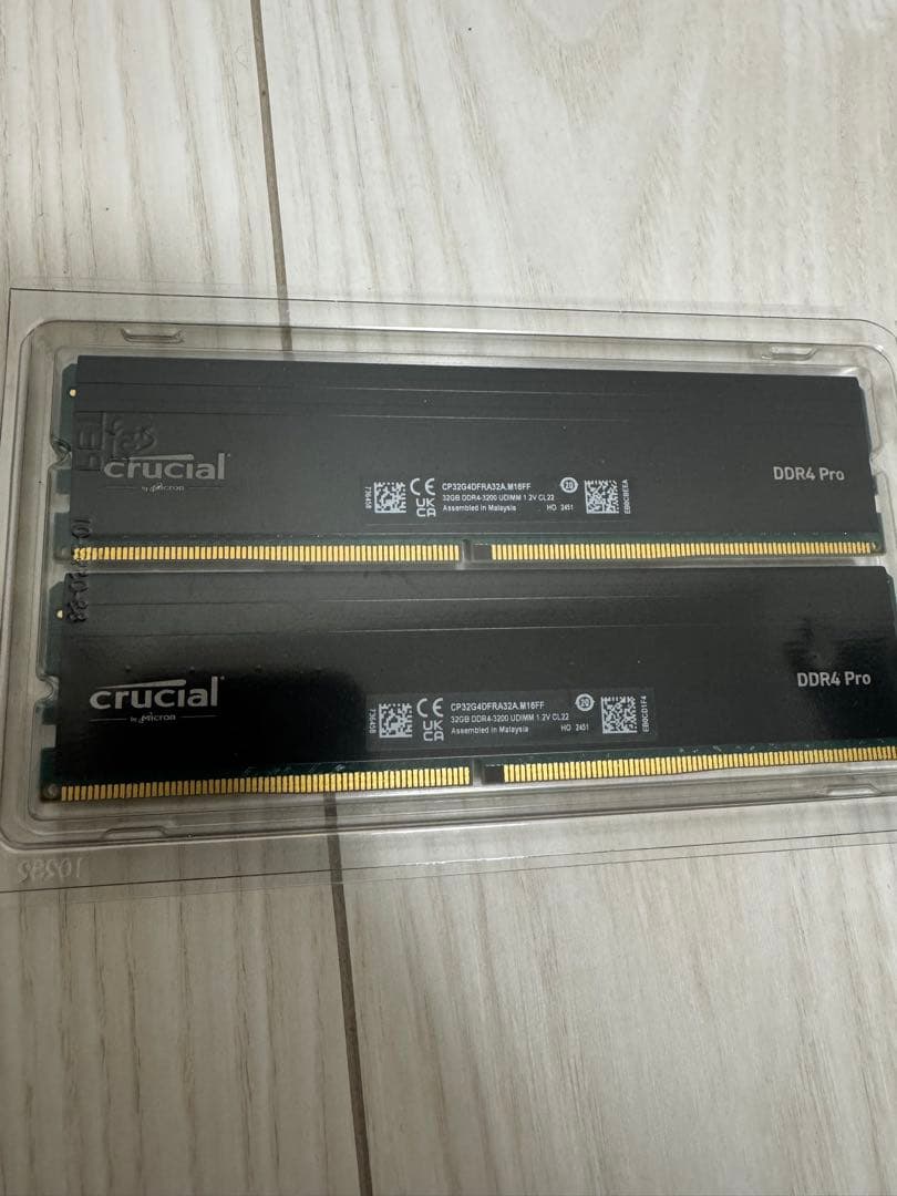 Crucial DDR4 Pro 32GBx2 メモリー