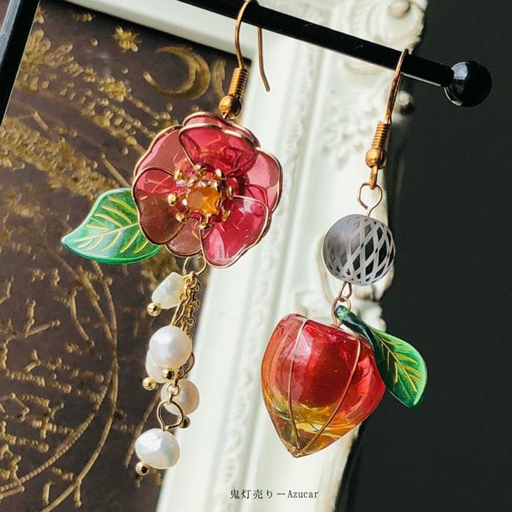 赤椿と紅オレンジ鬼灯の和風ピアス　イヤリング　(天然石レッドメノウ)
