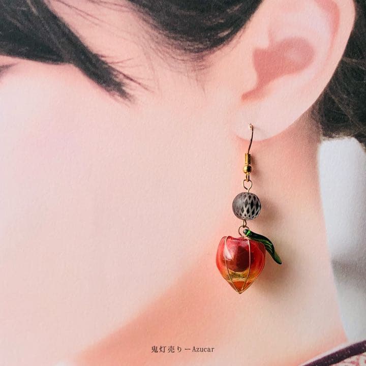 赤椿と紅オレンジ鬼灯の和風ピアス　イヤリング　(天然石レッドメノウ)