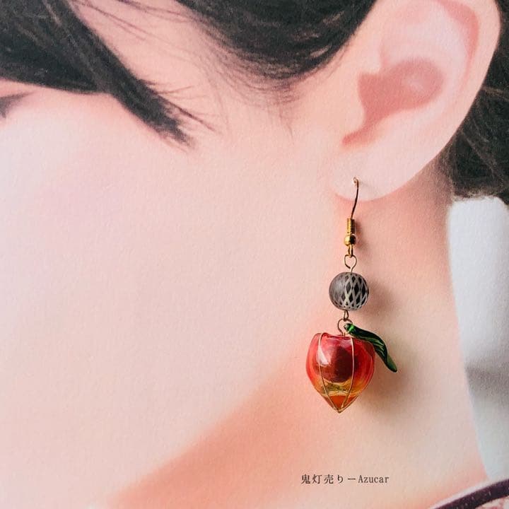 赤椿と紅オレンジ鬼灯の和風ピアス　イヤリング　(天然石レッドメノウ)