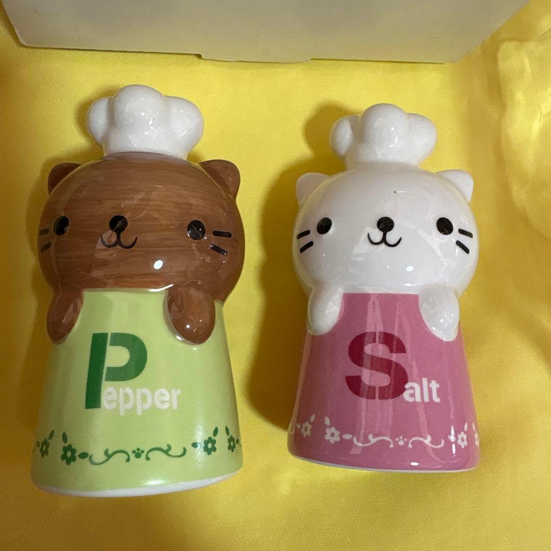 にゃんにゃんにゃんこ　ソルト&ペッパー　調味料入れ　サンエックス　レストラン