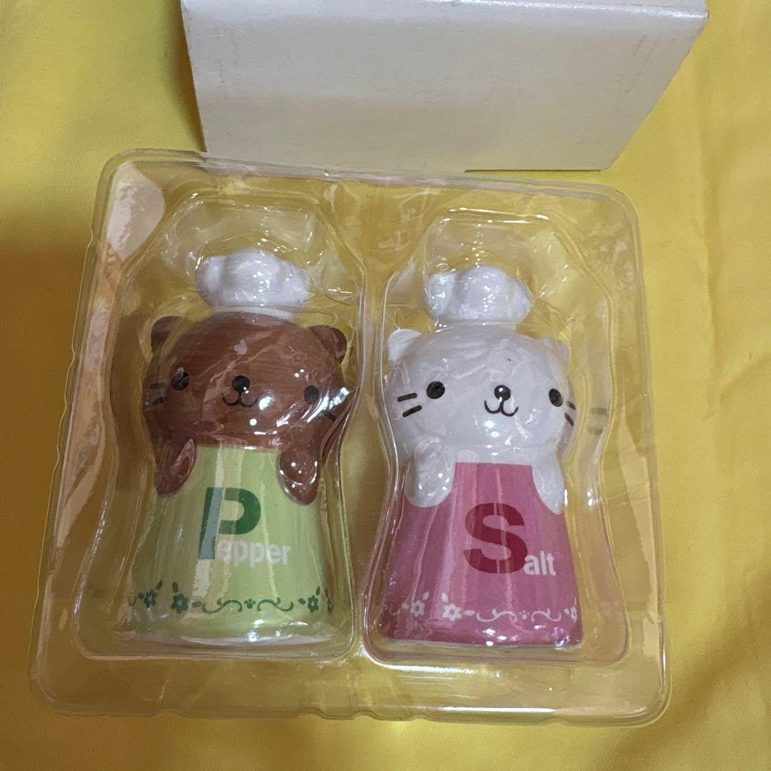 にゃんにゃんにゃんこ　ソルト&ペッパー　調味料入れ　サンエックス　レストラン