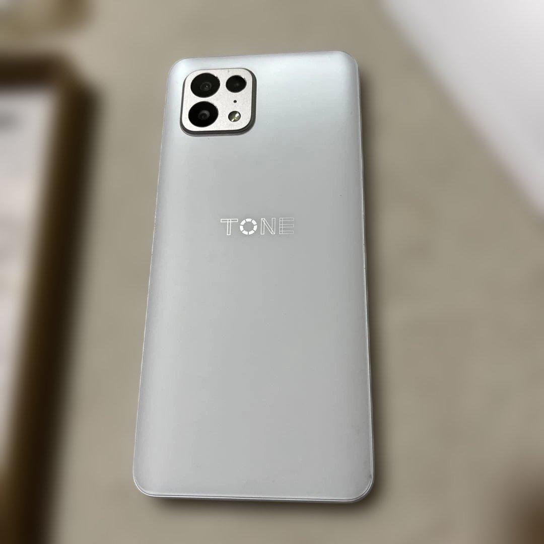 TONE e22 スマートフォン本体　箱あり