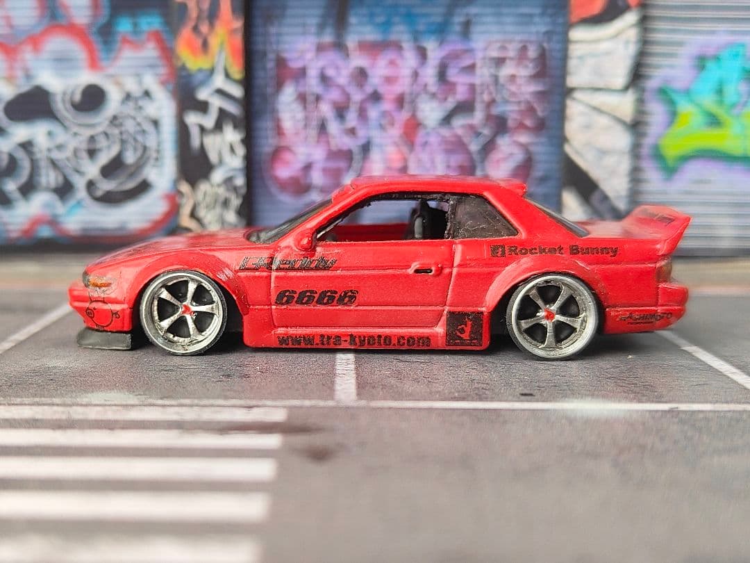 ホットウィールカスタム S13 シルビア ロケバニ風☆深リム 赤☆トミカ改造