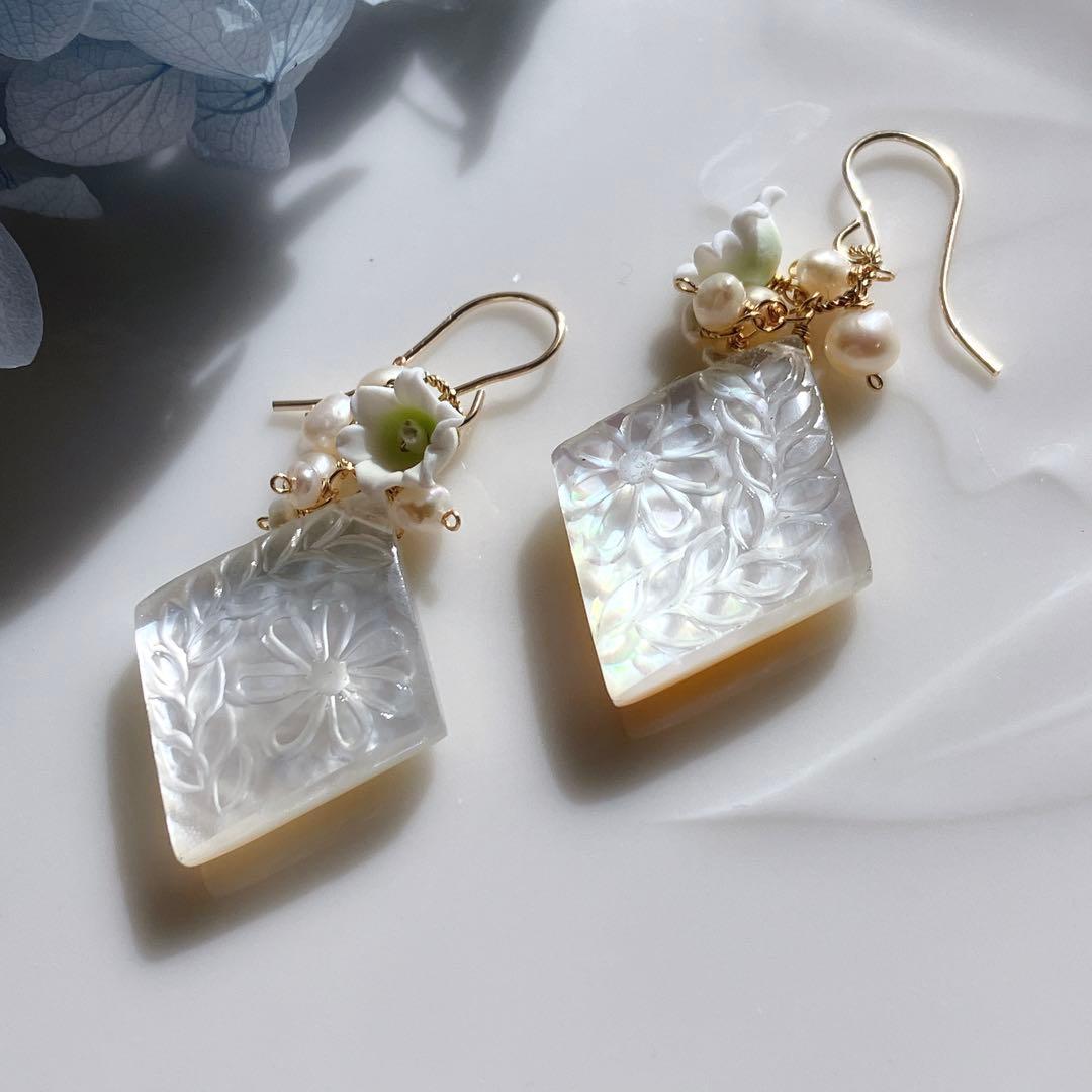 のんたん◆一点物✧水晶/MOPダブレットストーン×淡水パールピアス✧鈴蘭