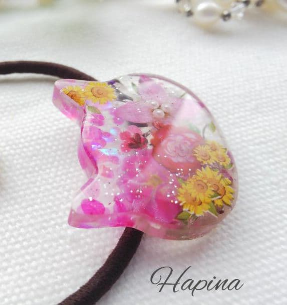 ピンクくフラワーとひまわり猫ちゃんレジンヘアゴム