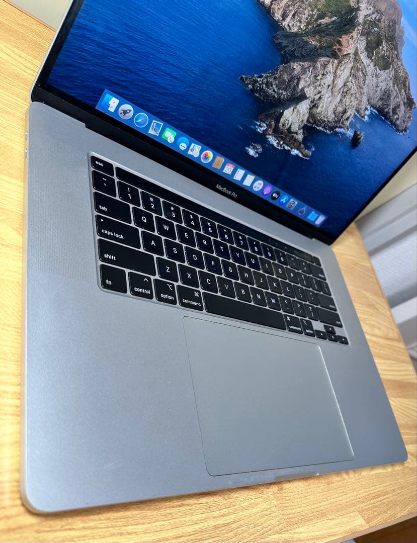 Macbook Pro 2019 16inch メモリ32Gb, Core i7