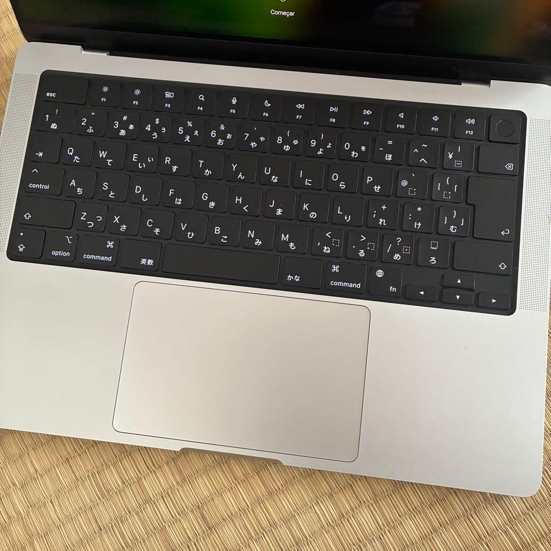 2024 MacBook Pro M4 メモリ16GB 充電回数20回以下　美品