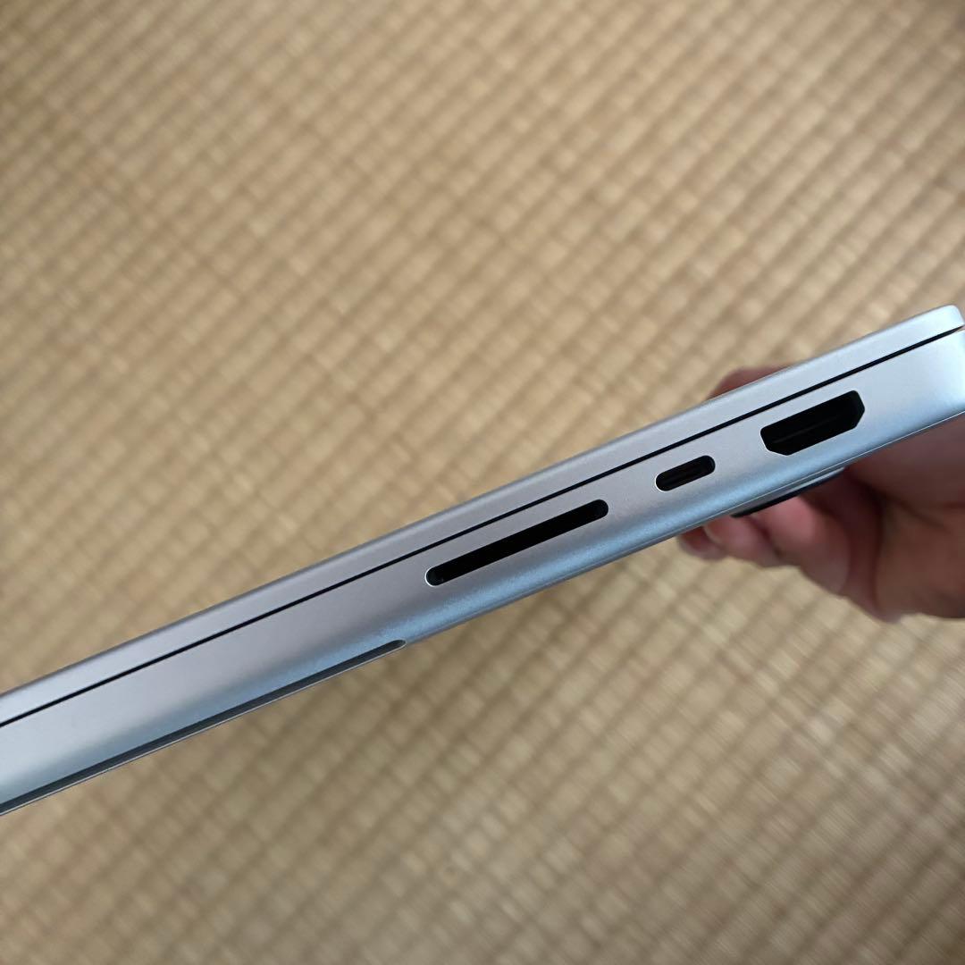 2024 MacBook Pro M4 メモリ16GB 充電回数20回以下　美品