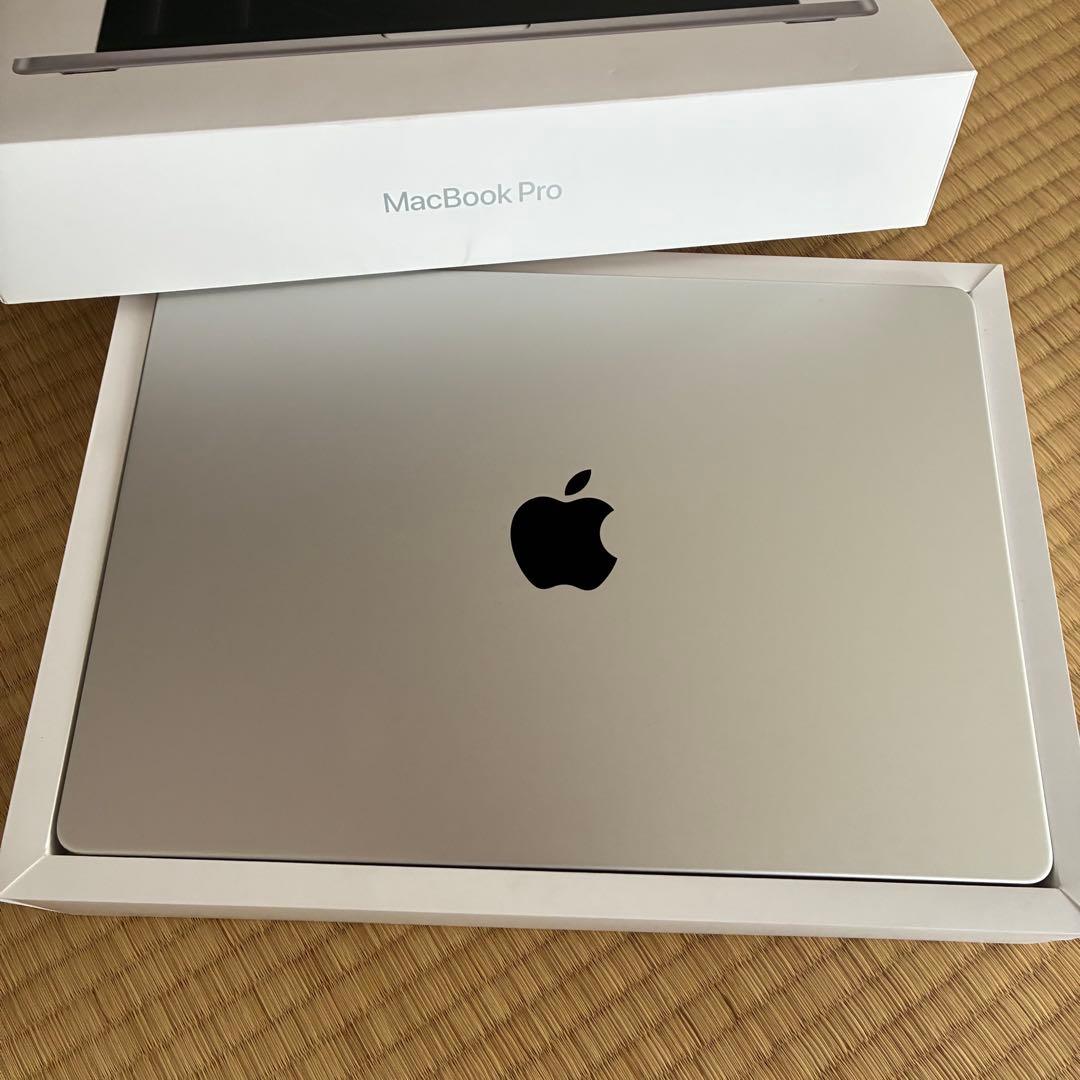 2024 MacBook Pro M4 メモリ16GB 充電回数20回以下　美品