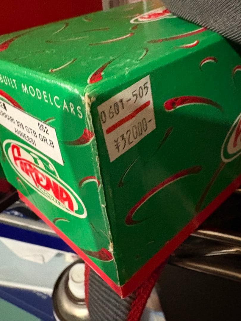 Ferrari 308 GTB イエロー 1/43