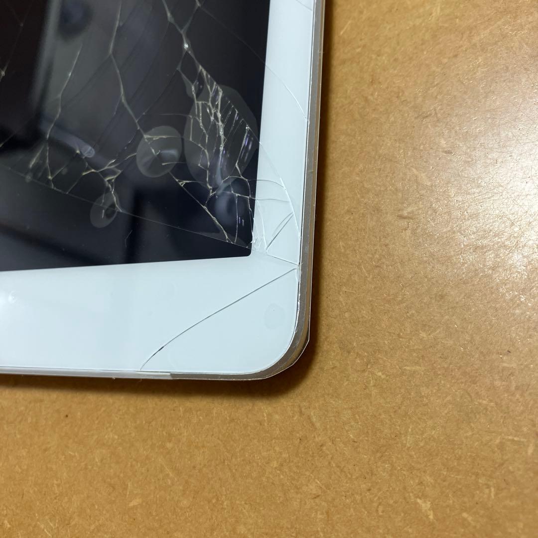 iPad 第5世代　128GB Wi-Fi Cellular モデル