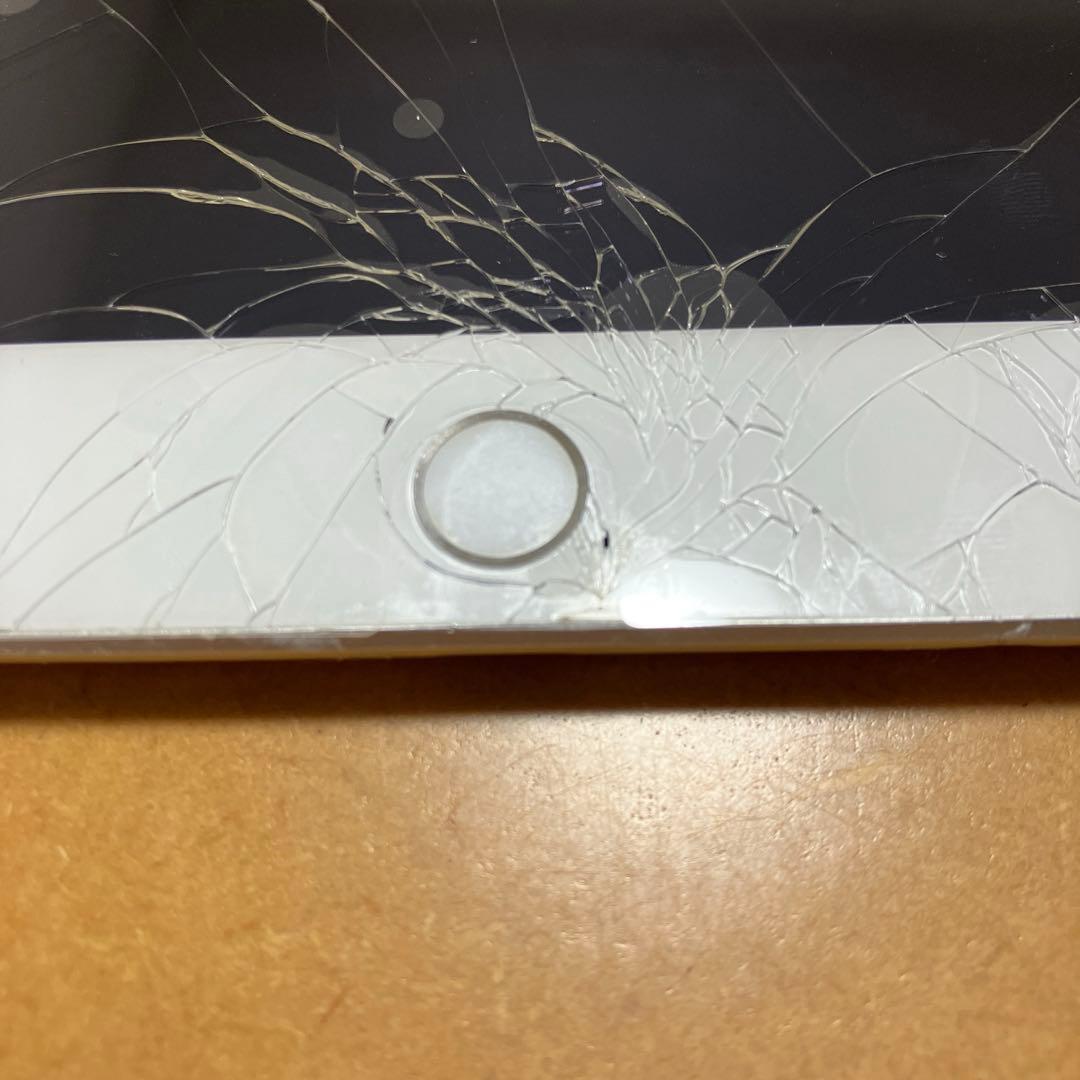 iPad 第5世代　128GB Wi-Fi Cellular モデル