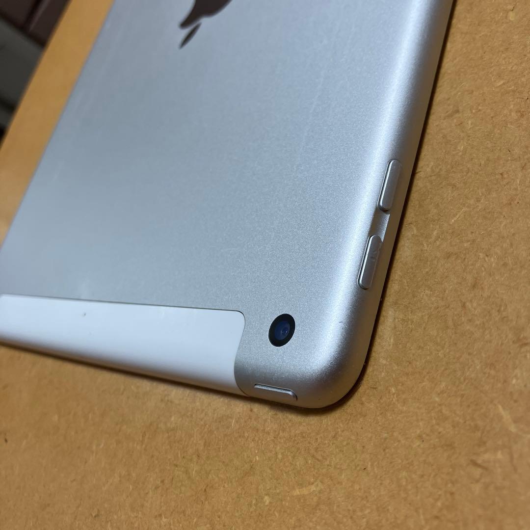 iPad 第5世代　128GB Wi-Fi Cellular モデル