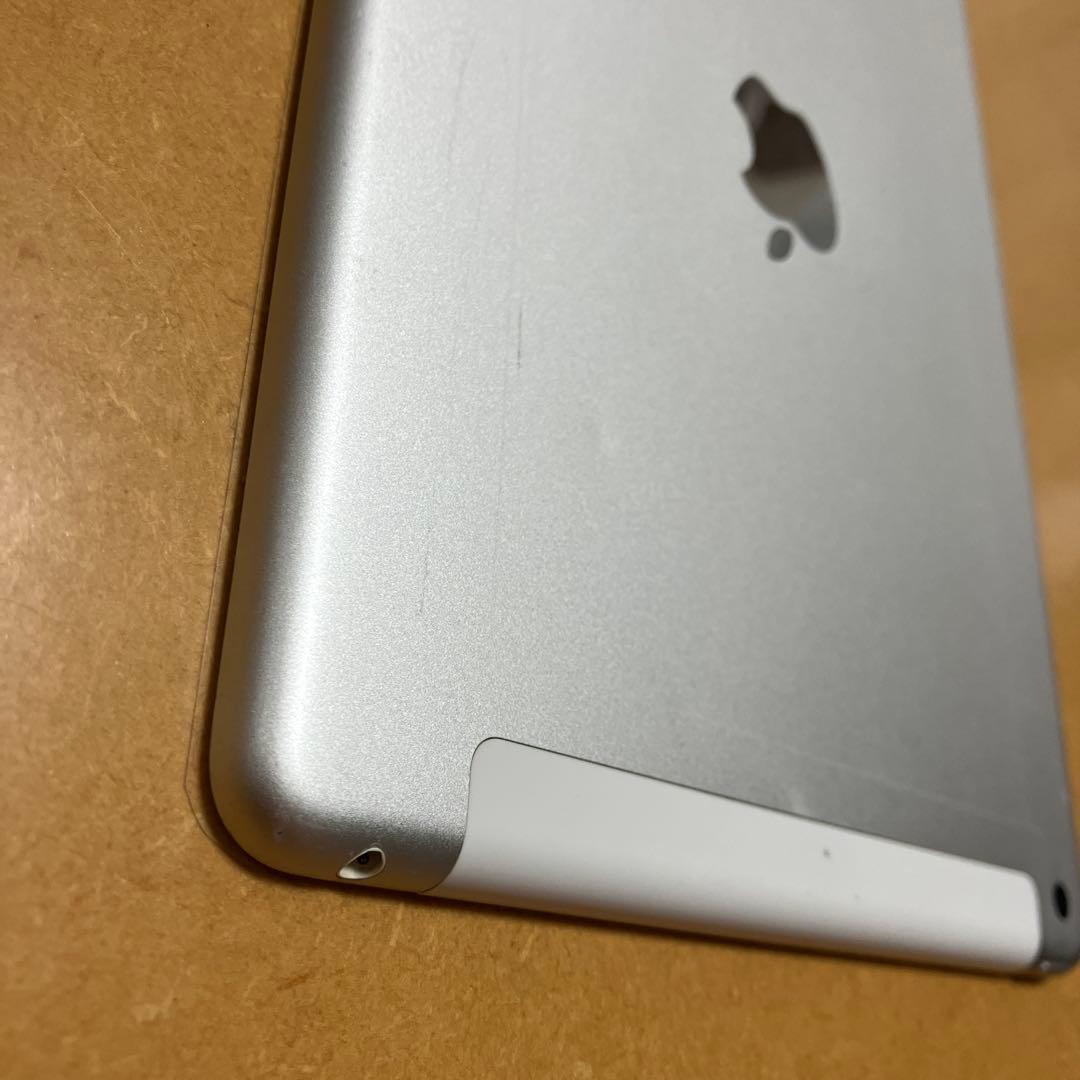 iPad 第5世代　128GB Wi-Fi Cellular モデル