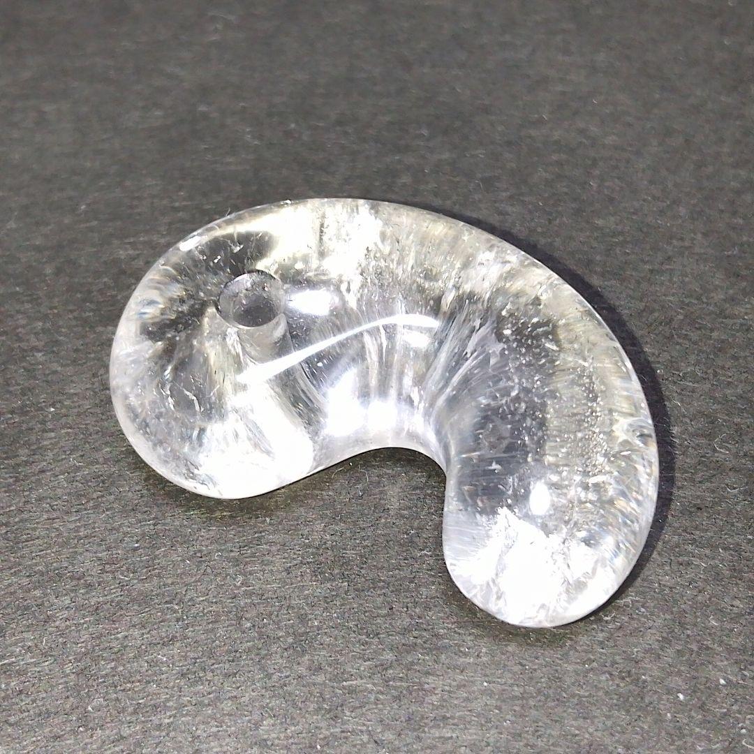 【勾玉】 天然水晶／クォーツ 19.5g