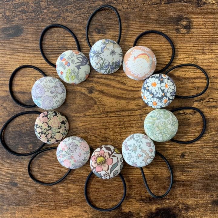 【60】リバティプリント使用　ハンドメイド　ヘアゴム　くるみボタン 2個セット