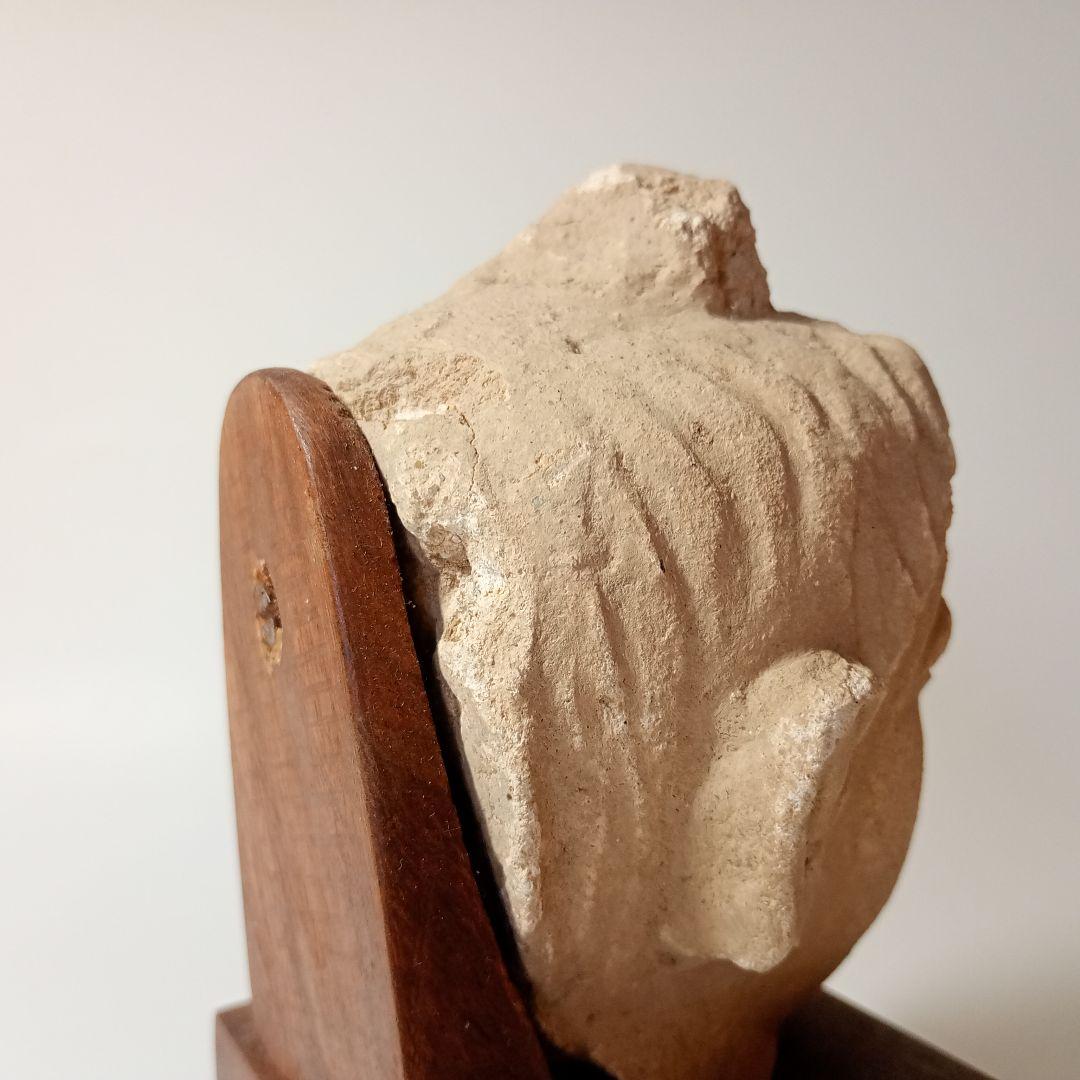 本歌　ガンダーラ仏頭 　ストゥッコ 漆喰 台座付