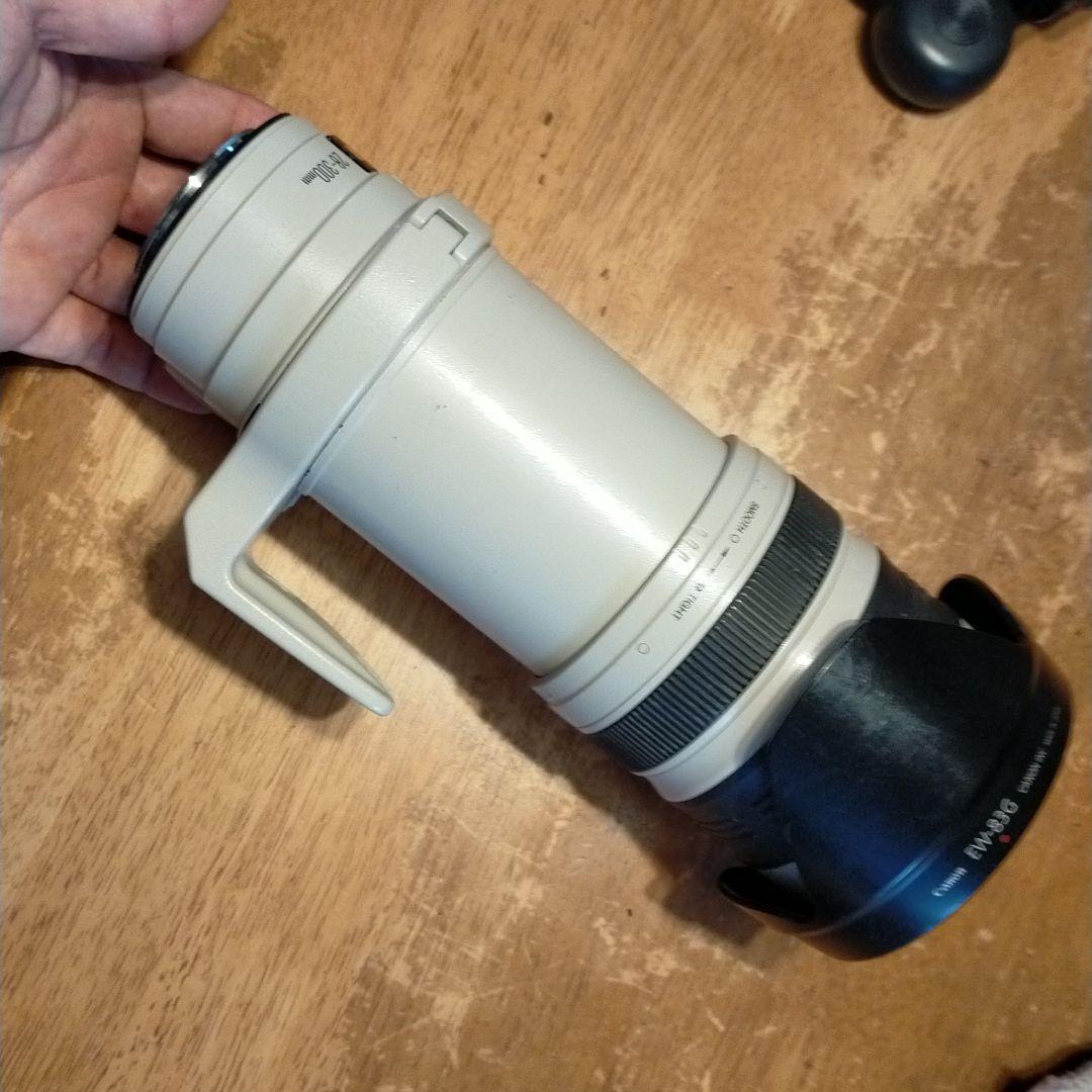IMAGE STABILIZER 28-300mm 赤線レンズ