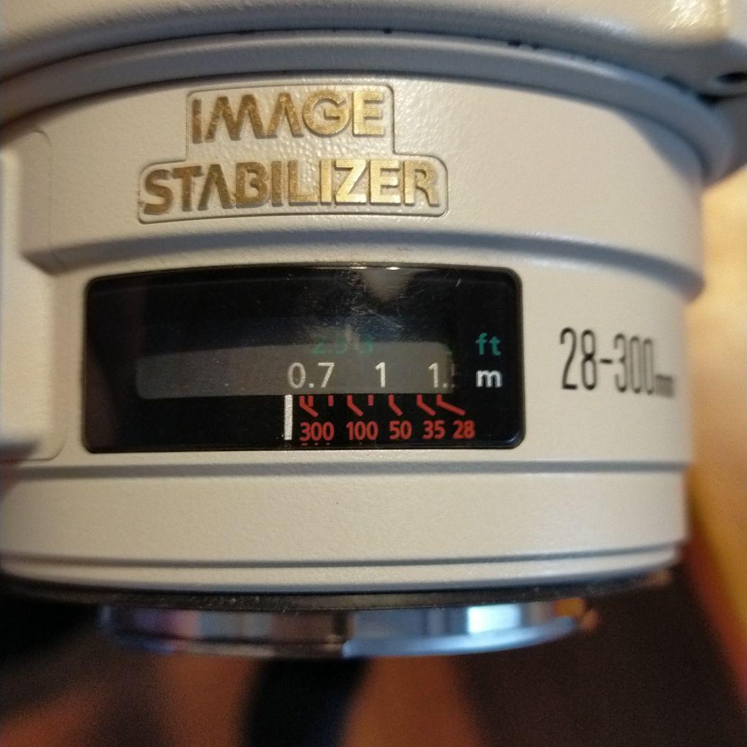 IMAGE STABILIZER 28-300mm 赤線レンズ