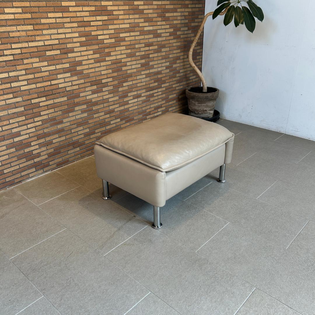 在庫一掃セール　美品♥総革　ドイツerpoの2人掛けと1人掛け+オットマン