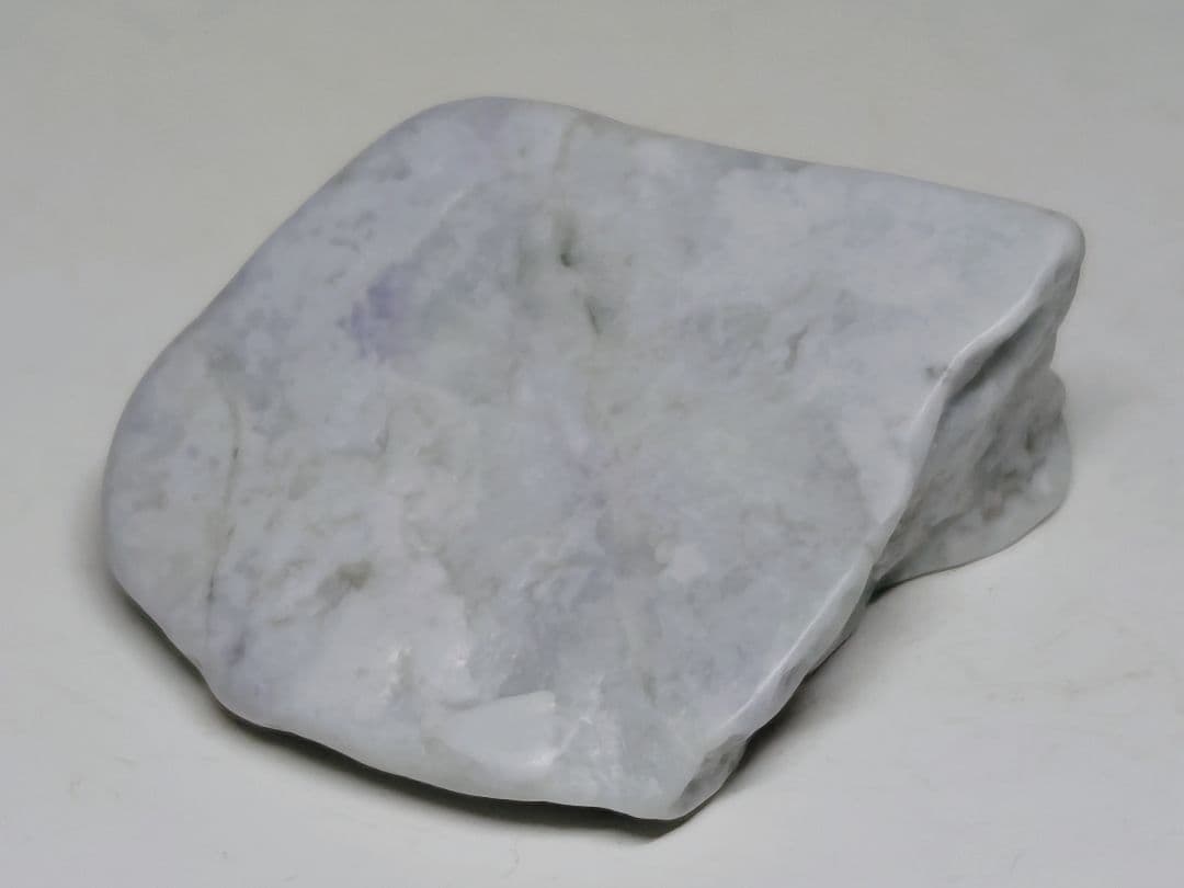 ヨシオ 80g 翡翠 ヒスイ 原石 鑑賞石 自然石 誕生石 鉱物 鉱石 水石