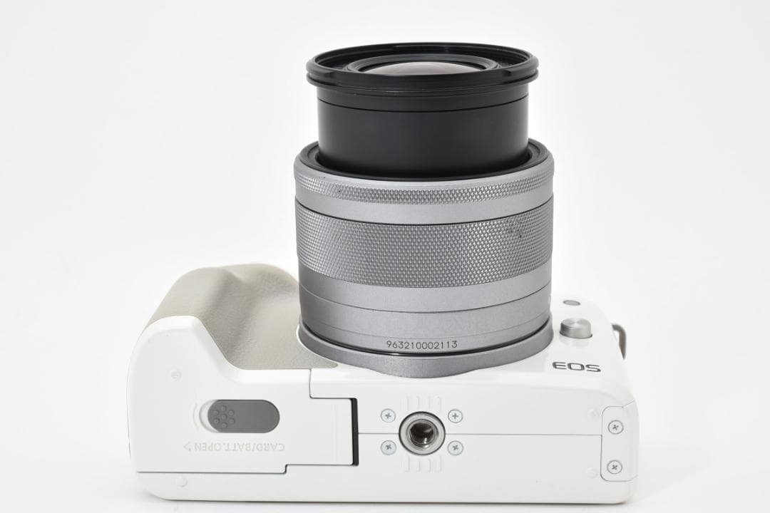 ■美品■ Canon EOS Kiss M ホワイト
