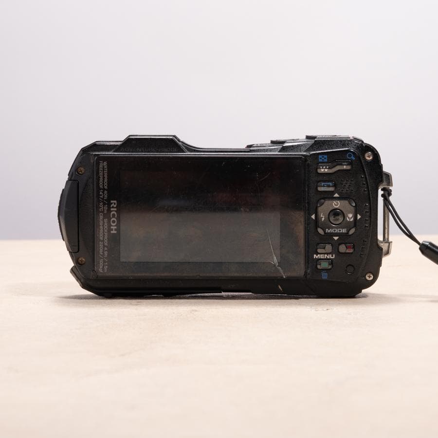 【防水カメラ】RICOH WG-30 レッド スマホ転送OK